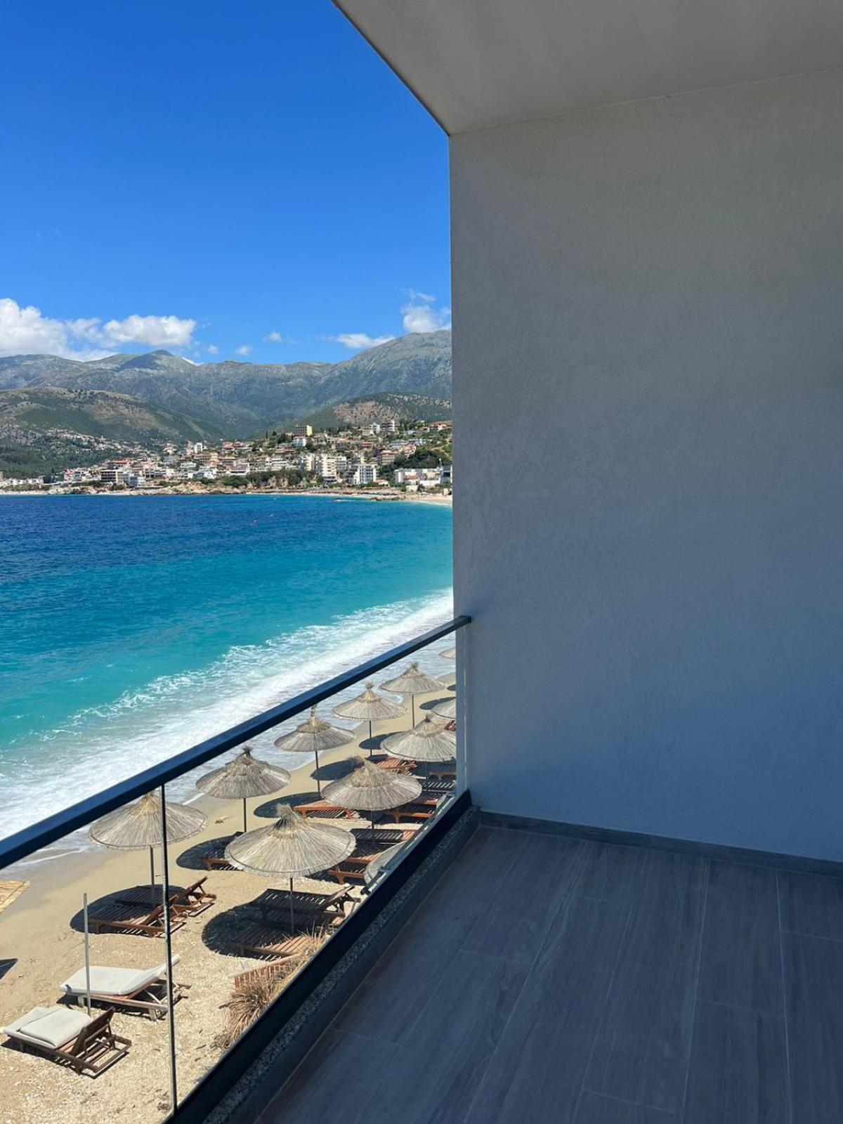 Emily'S Hotel Himare Exteriör bild
